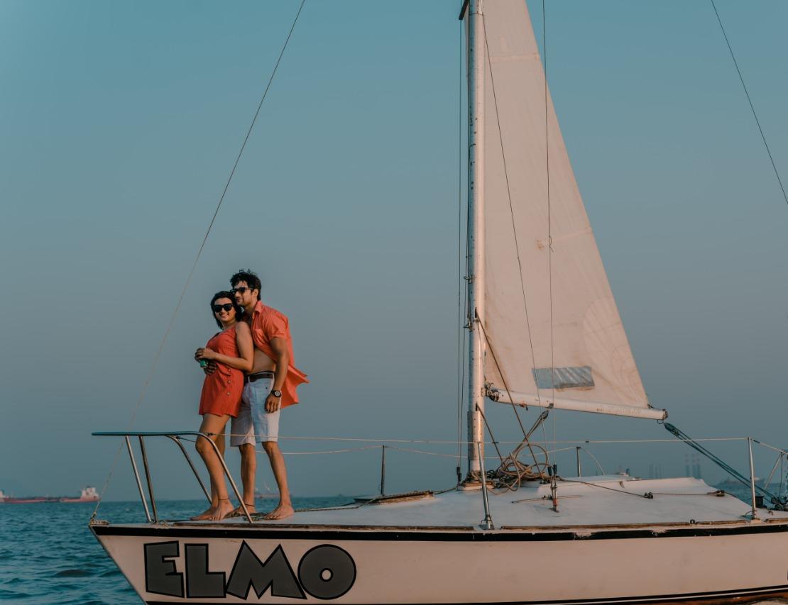 Sailing at Gateway of India, Mumbai (J24 Class Sailboat)