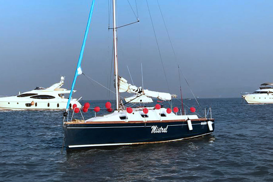 Sailing at Gateway of India, Mumbai (XS 27 Yacht)