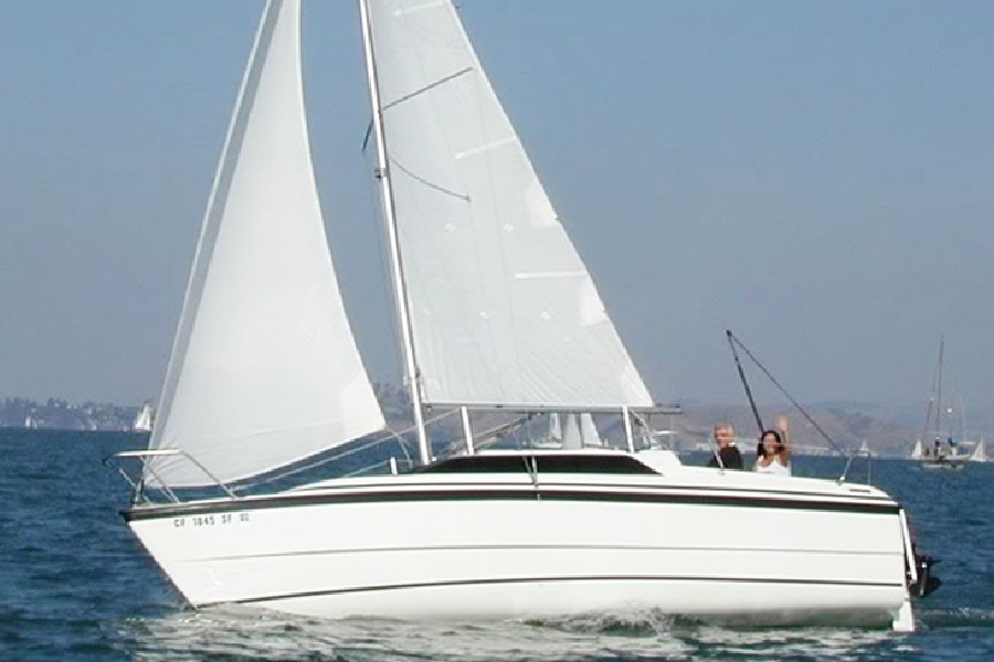 Yacht Sailing in Mumbai at Gateway of India. Macgregor 26 Yacht