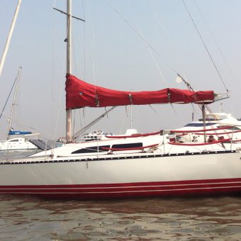 Yacht Sailing in Mumbai at Gateway of India. X 372 Sport Yacht.