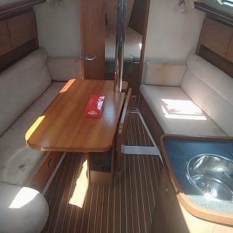 Hanse 325 Yacht - Sailing at Gateway of India, Mumbai