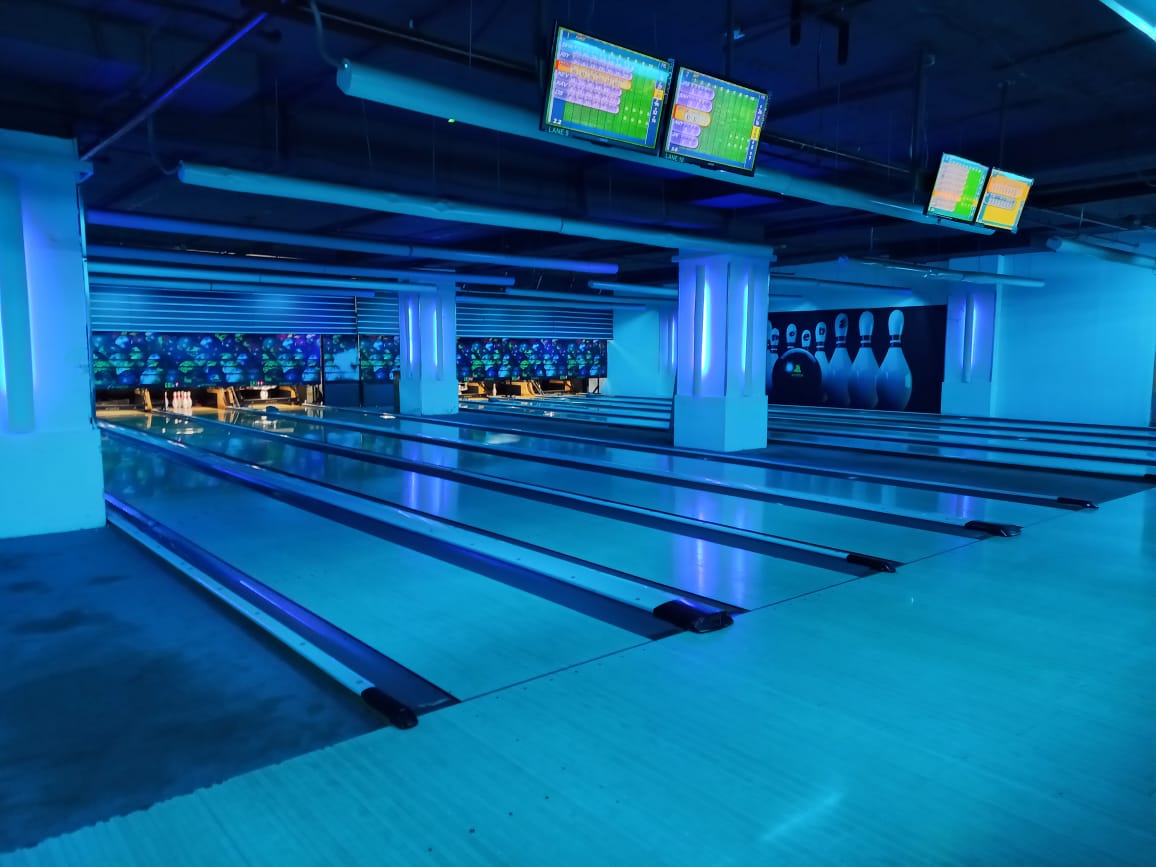 Bowling in Mumbai at Amoeba Sports Bar, Phoenix Market City, Kurla, Mumbai