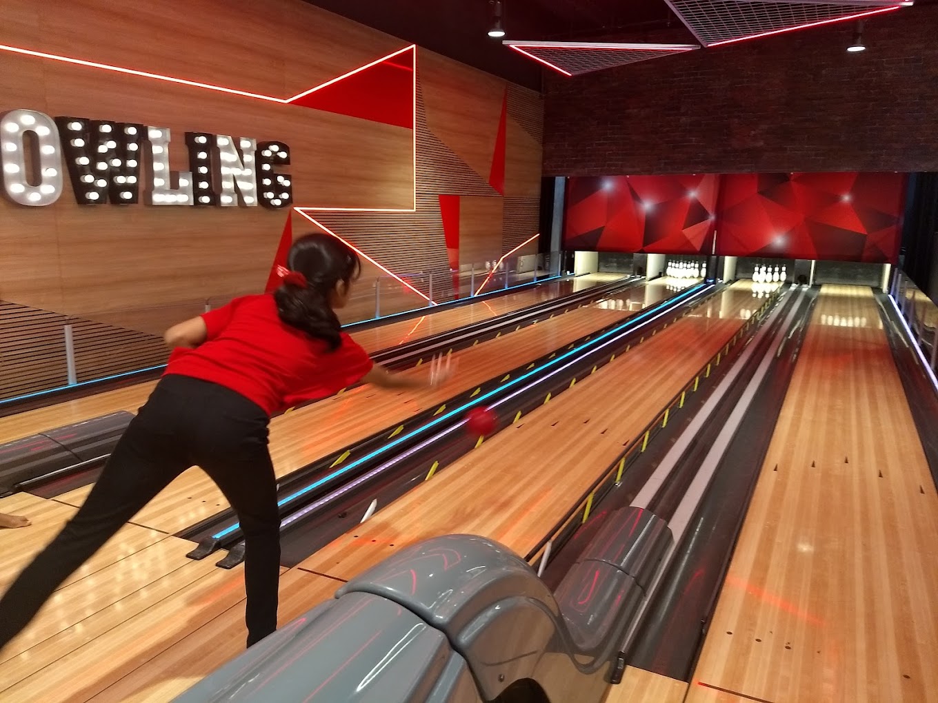 Bowling in Mumbai Timezone, Inorbit Mall, Malad, Mumbai