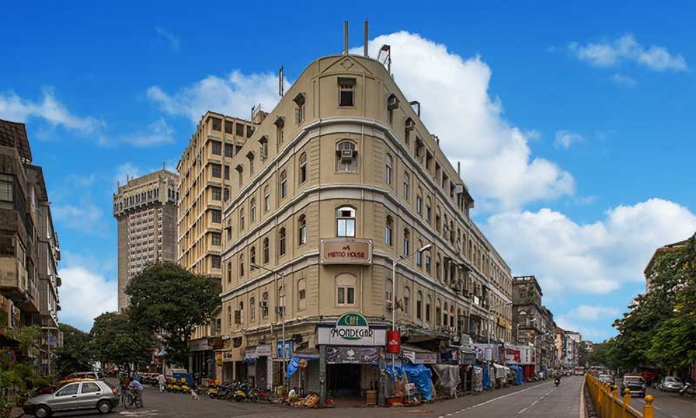 Places to visit in Mumbai, Colaba Causeway