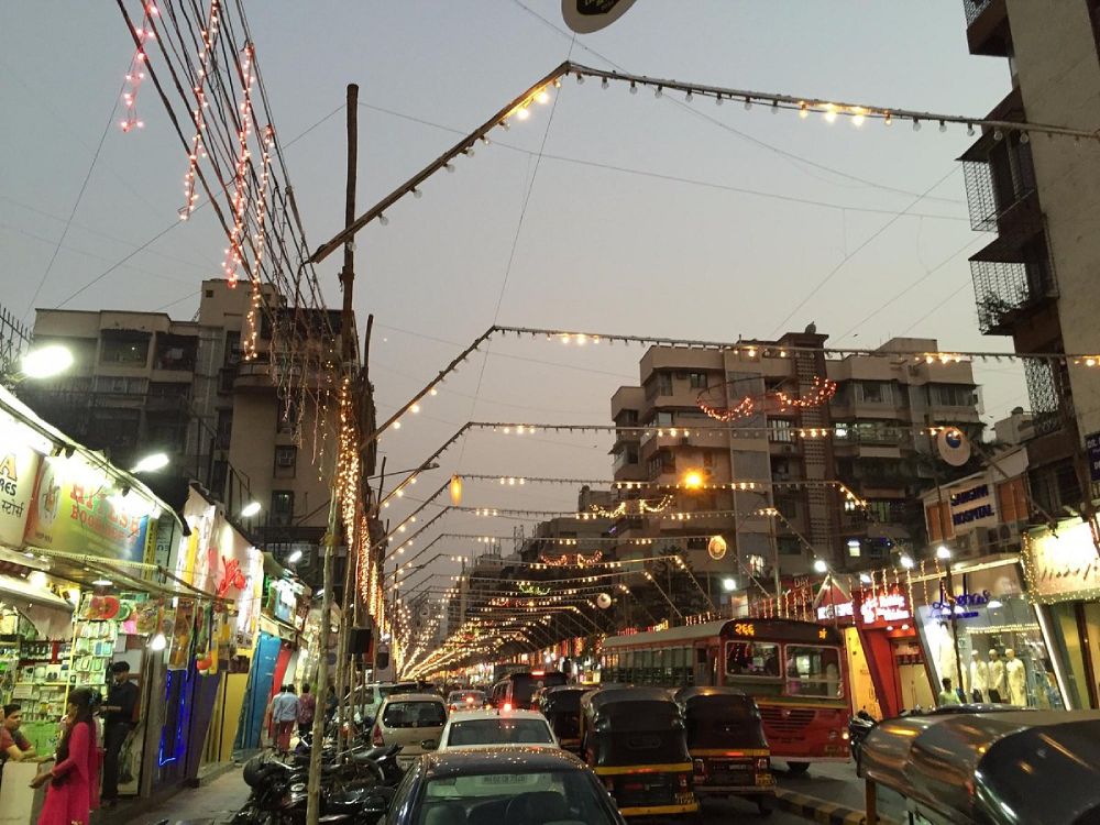 Places to visit in Mumbai, Lokhandwala Market, Andheri