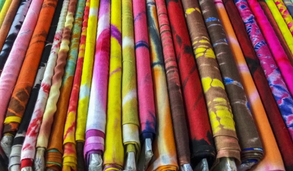 Places to visit in Mumbai, Mangaldas Market, Kalbadevi