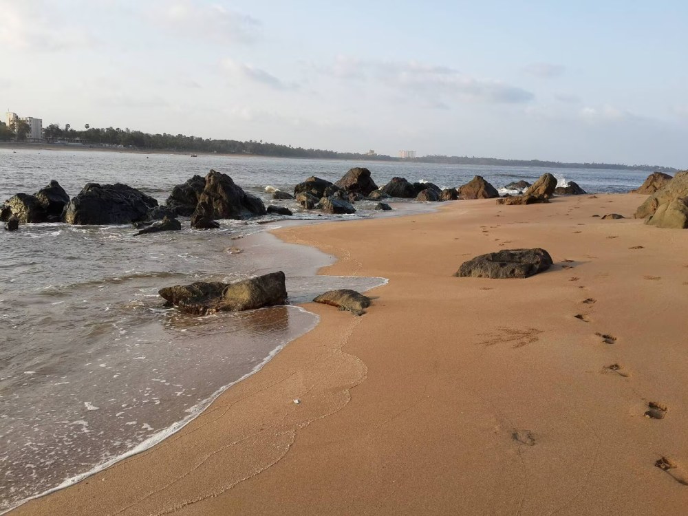 Places to visit in Mumbai, Manori Beach, Kandiwali