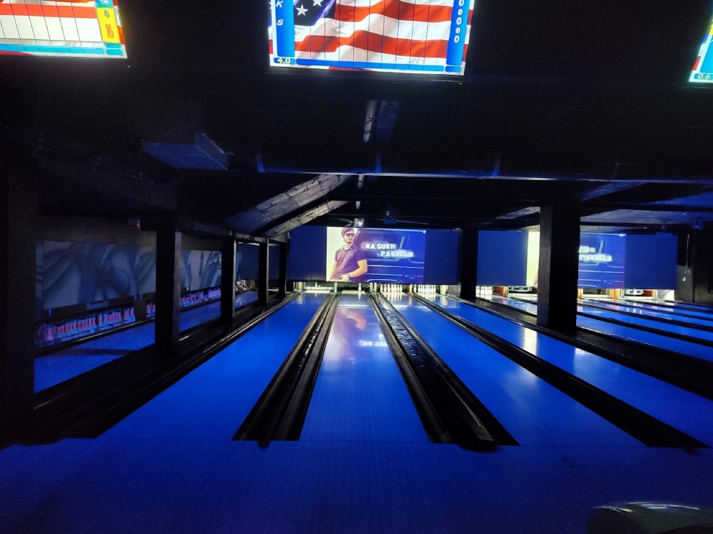 Bowling in Ahmedabad, Fun Zone, Himalaya Mall, Memnagar