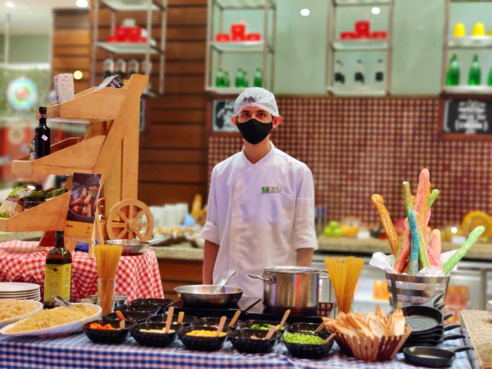 Buffet in Mumbai, Saptami Holiday Inn Mumbai International Airport, Saki Naka