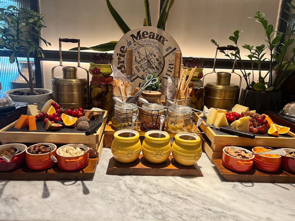 Buffet in Bangalore, Cur8, Four Seasons Hotel, Ganganagar