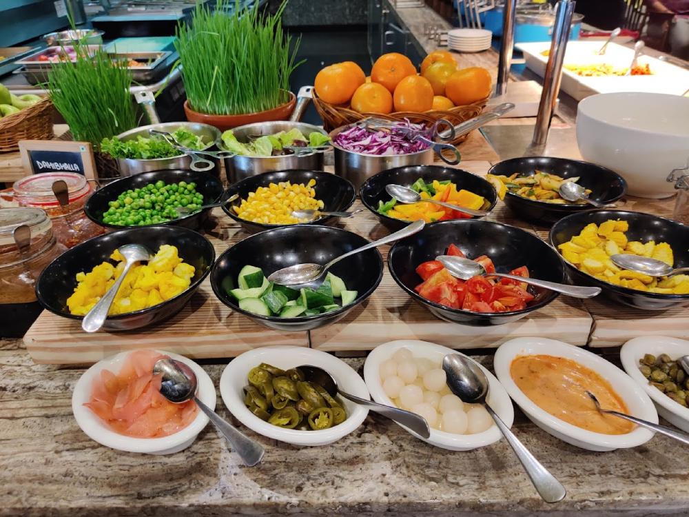 Buffet in Bangalore, Lush, Renaissance Race Course Hotel, Gandhi Nagar