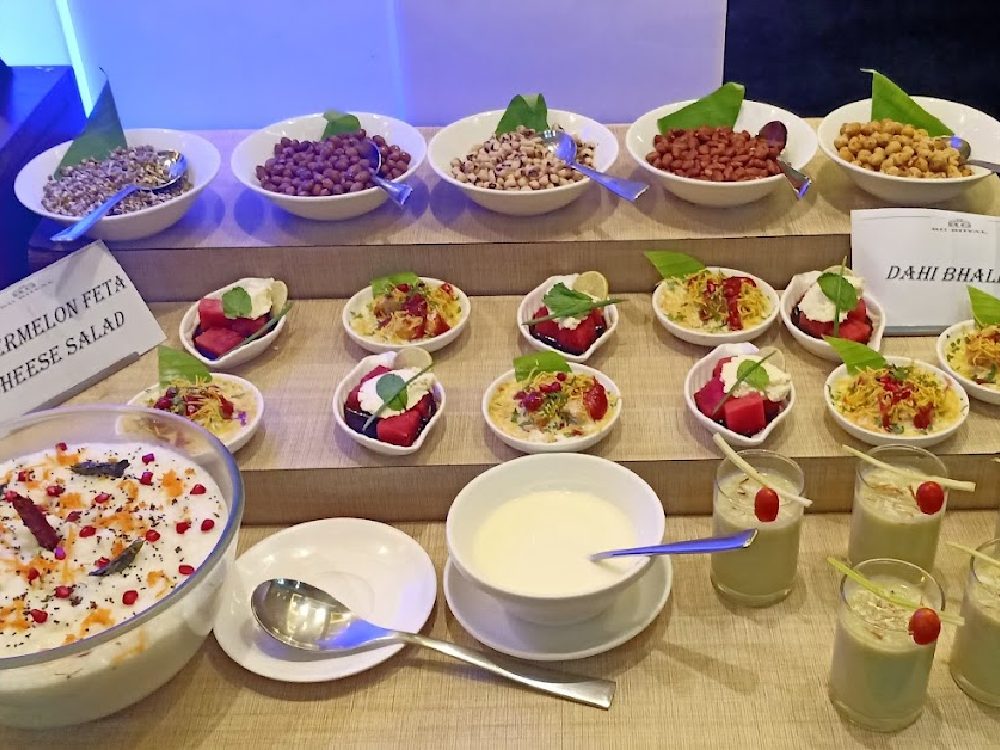 Buffet in Bangalore, Maxims, RG Royal Hotel, Mahalakshmi Layout