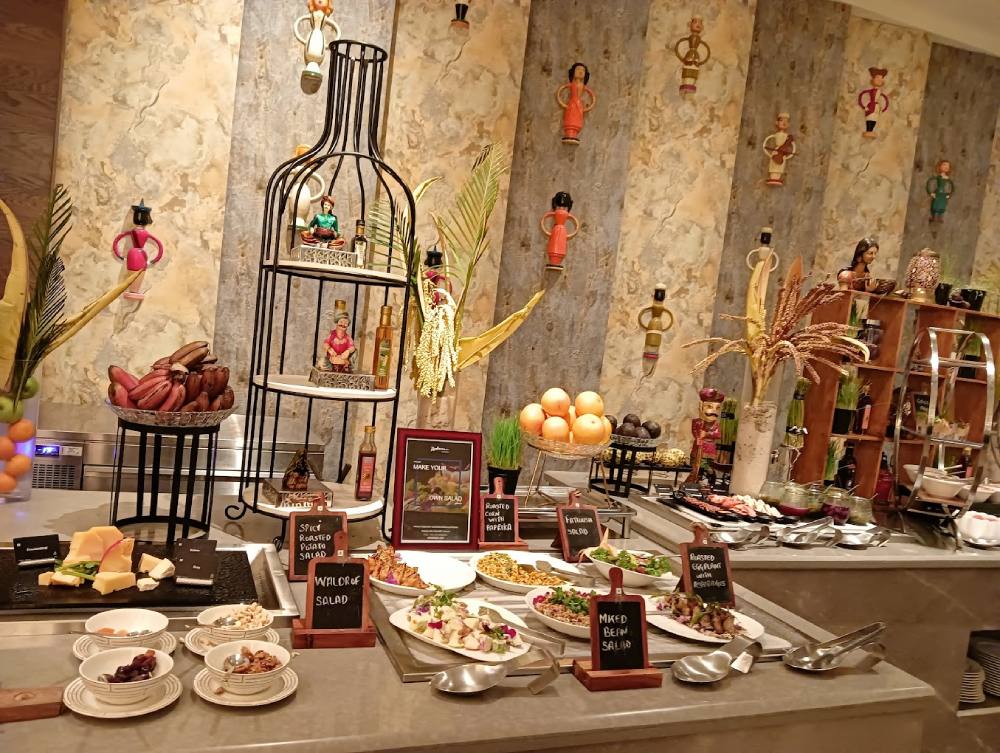 Buffet in Chennai, Oasis, Radisson Blu, Egmore