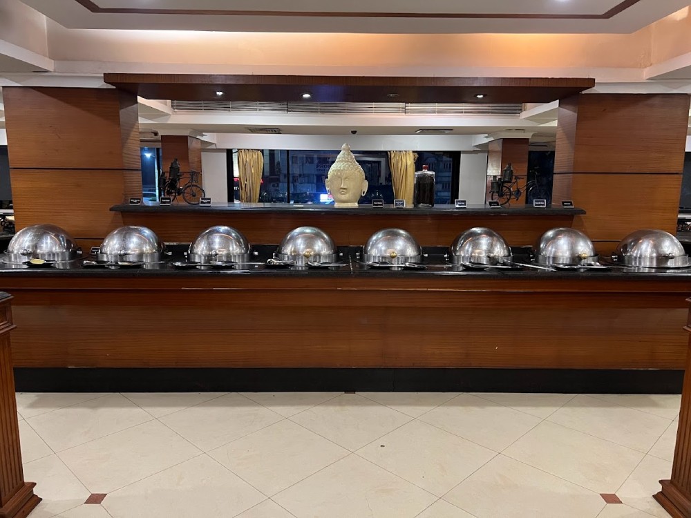 Buffet in Surat, Taste of India, Dawer Chambers, Khatordra Wadi