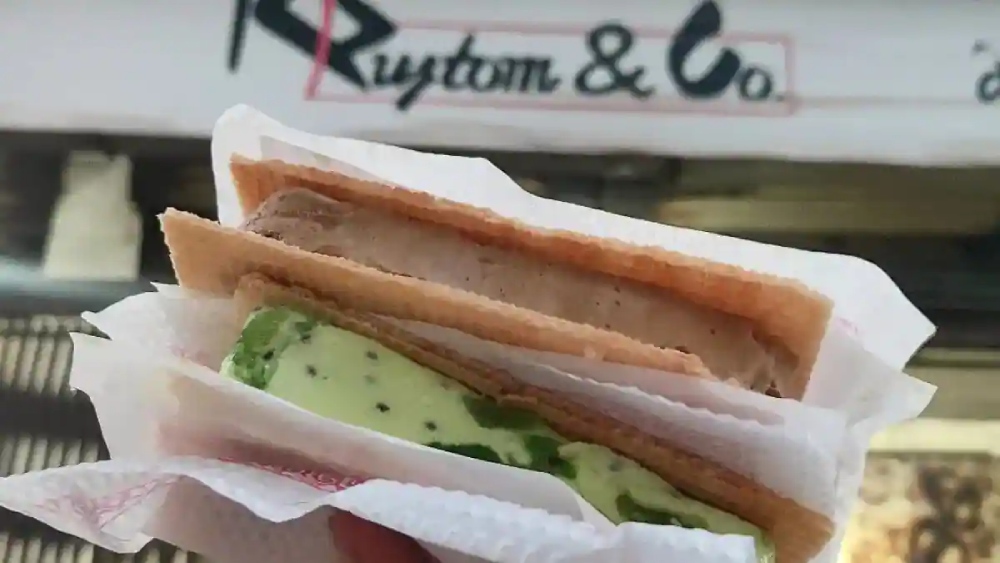 Best street food in Mumbai, K. Rustoms & co. Ice Cream Parlour, Churchgate