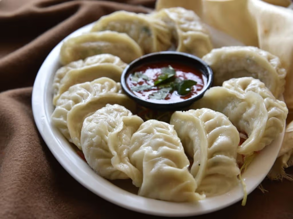 Best street food places in Mumbai, Dev Momos, Tardeo