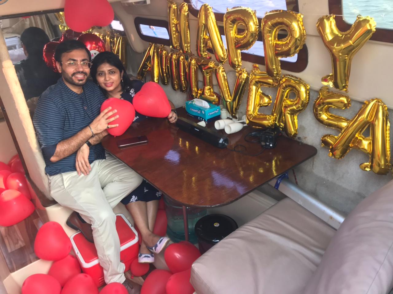 Celebrate Anniversary on a Yacht in Mumbai