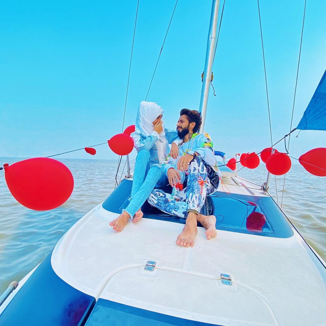 Private Yacht in Mumbai for Couples