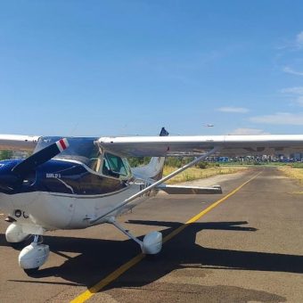 Private Plane Ride in Mumbai on Cessna 172 Aircraft at Juhu Aerodrome