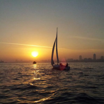 Sailing at Gateway of India, Mumbai (J24 Class Sailboat)