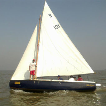 Sailing in Mumbai at Gateway of India on Seabird Class Sailboat