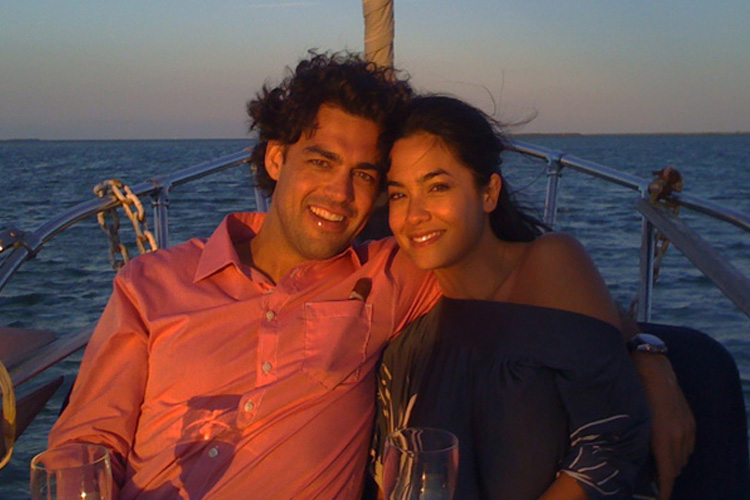 Dinner Date on a Yacht at Gateway of India, Mumbai (MacGregor 26 Yacht)