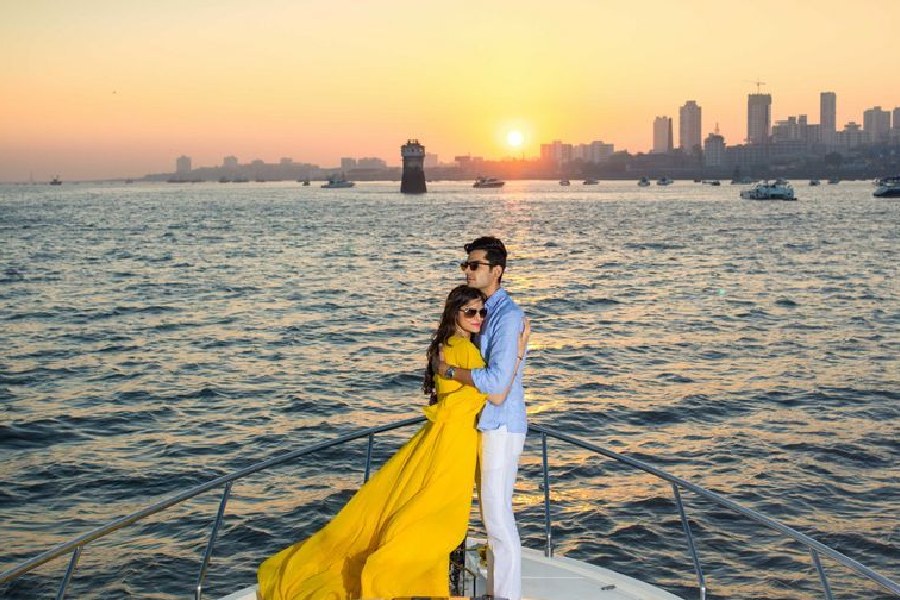 Pre-Wedding Photoshoot on a Yacht in Mumbai