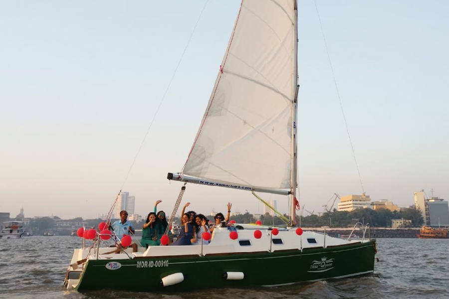 yacht rent in mumbai