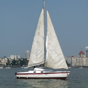 Maxi 7.7 Yacht – Sailing at Gateway of India, Mumbai