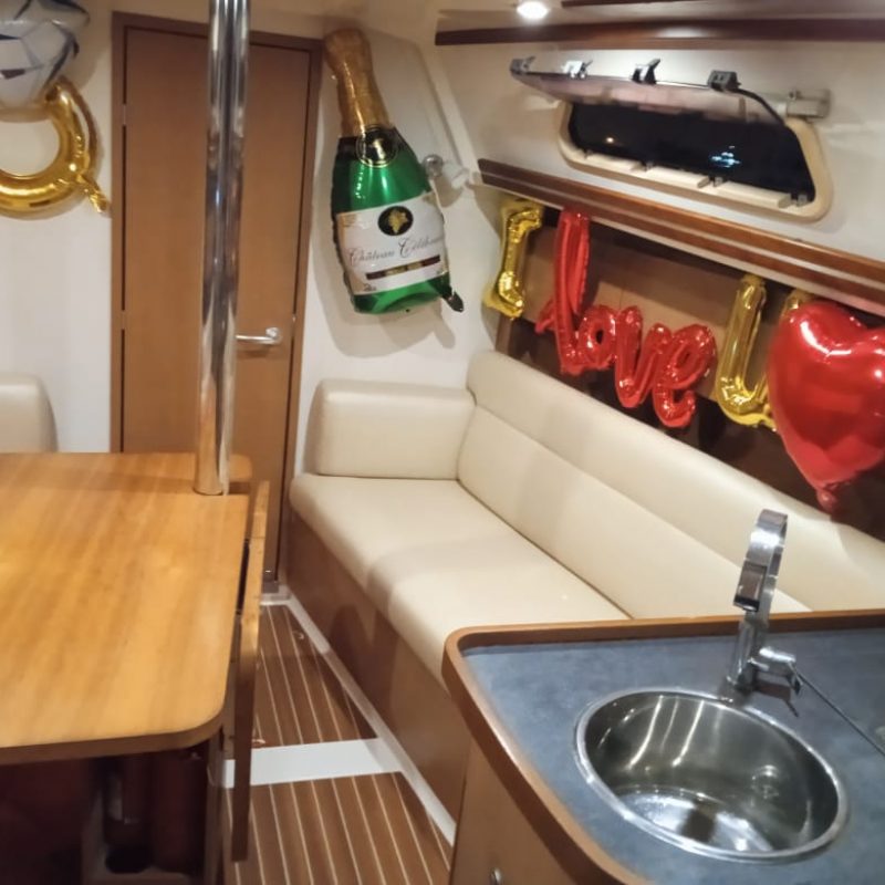 Hanse 325 Yacht - Sailing at Gateway of India, Mumbai