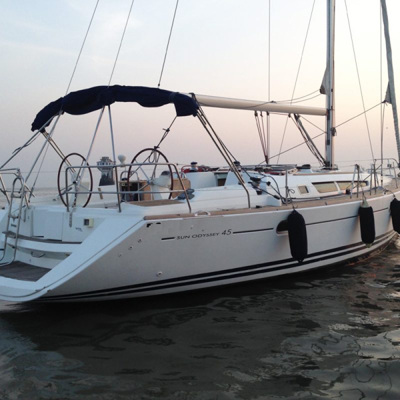 Jeanneau 45 Yacht Mumbai