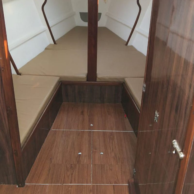 Sailing at Gateway of India, Mumbai (XS 27 Yacht)