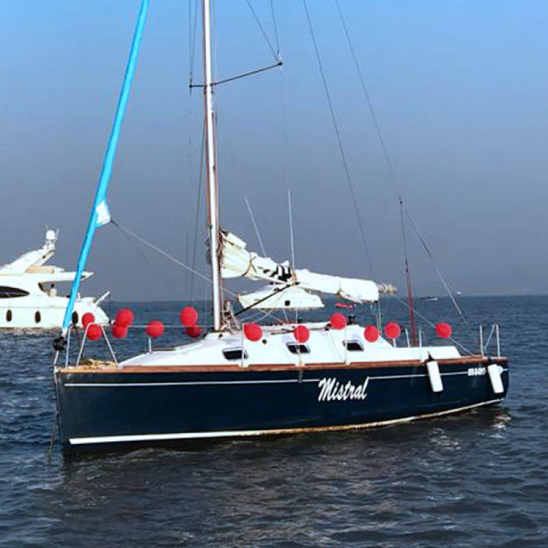 Sailing at Gateway of India, Mumbai (XS 27 Yacht)